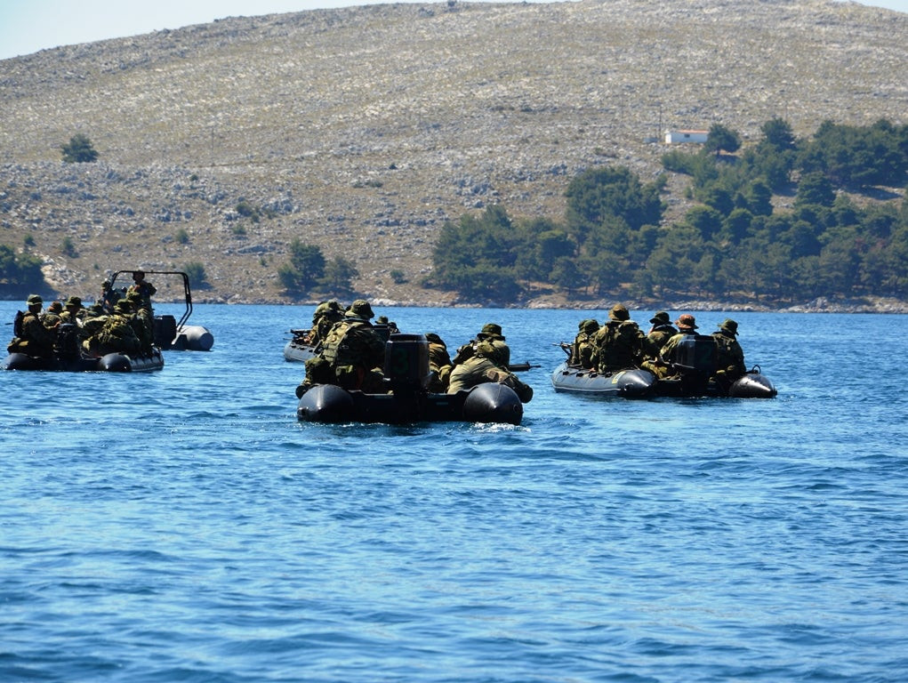 Γενική κινητοποίηση των δυνάμεων της ΑΣΔΕΝ στα νησιά – Τι συμβαίνει; (εικόνες, βίντεο)